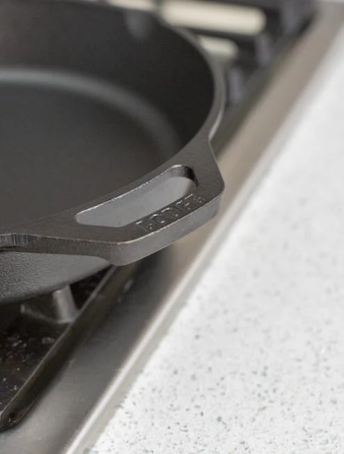Cast Iron Dual-Handle Pan - Image 14